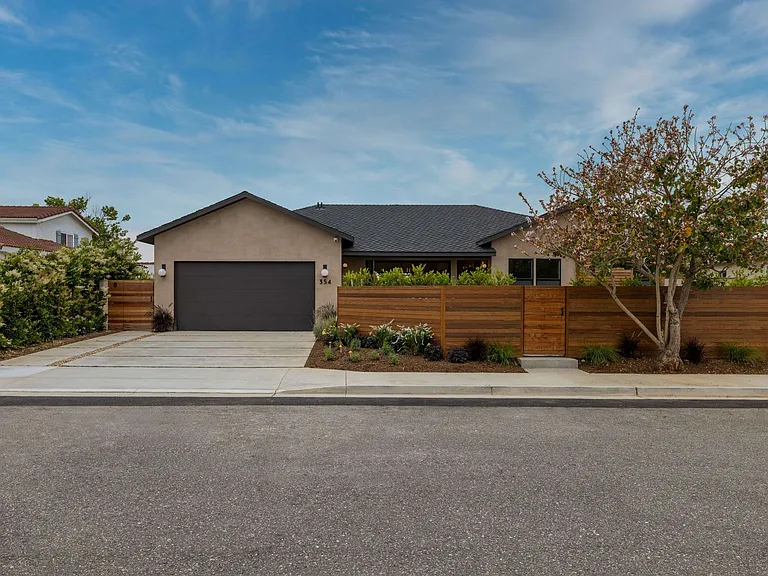 354 La Perle Ln — Photo 1