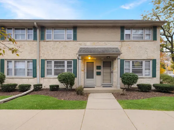 4866 North Shoreland AVENUE, Whitefish Bay, WI 53217