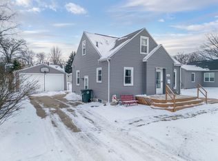 312 Cornwall Ave, Waterloo, IA 50702