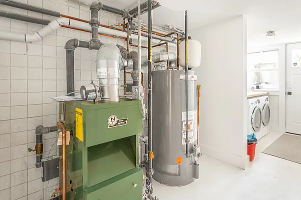 Sold by Modern Spaces | media 21