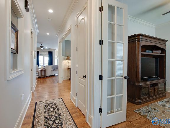 5th image of 25 Astoria Ln SE