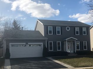 1452 Loch Lomond Dr, Crystal Lake, IL 60014