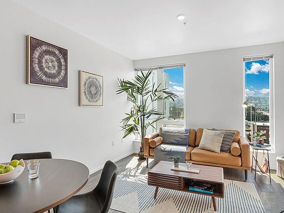 5th image of 15 N Grant St #303