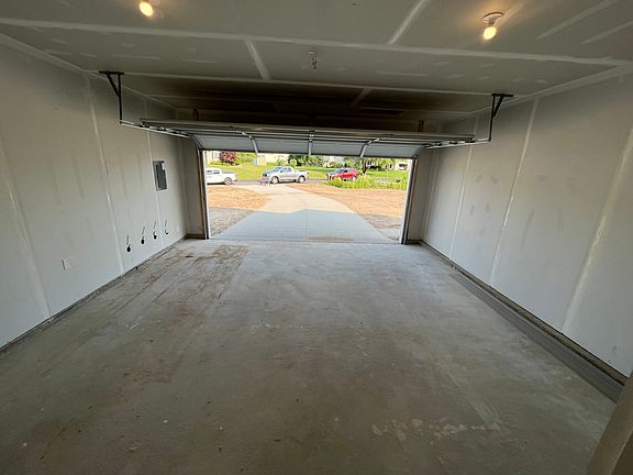 5th image of 5704 Meadow Ln