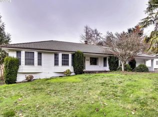 19477 SW 35th Ct, Lake Oswego, OR 97034