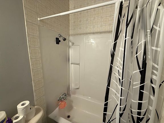 5th image of 313 3rd Ave NE #4