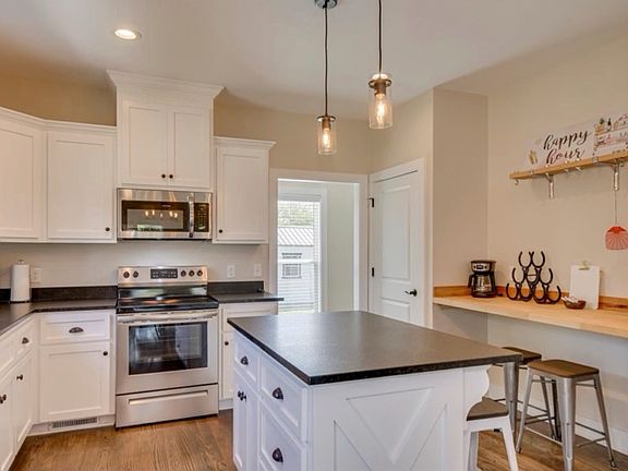 2nd image of 4280 Parque Ln