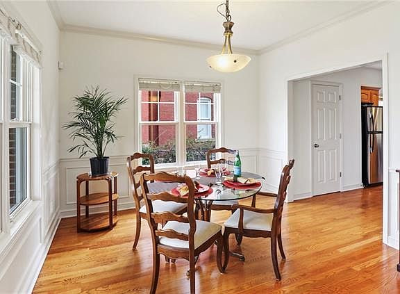 5th image of 2441 Tracy Ave