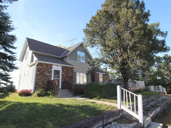 2285 290th St, Garner, IA 50438