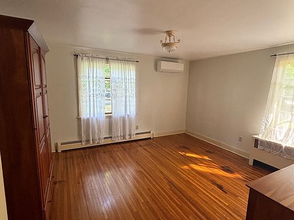 5th image of 25 Shearer Ave