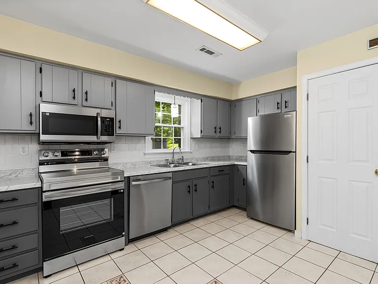 10112 Post Horn Dr — Photo 16