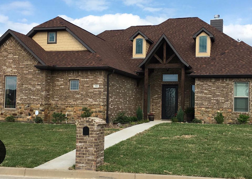 1st image of 206 New Braunfels Ln