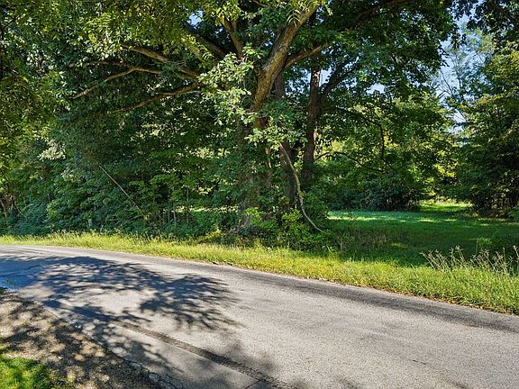 3rd image of 4529 Mounts Rd