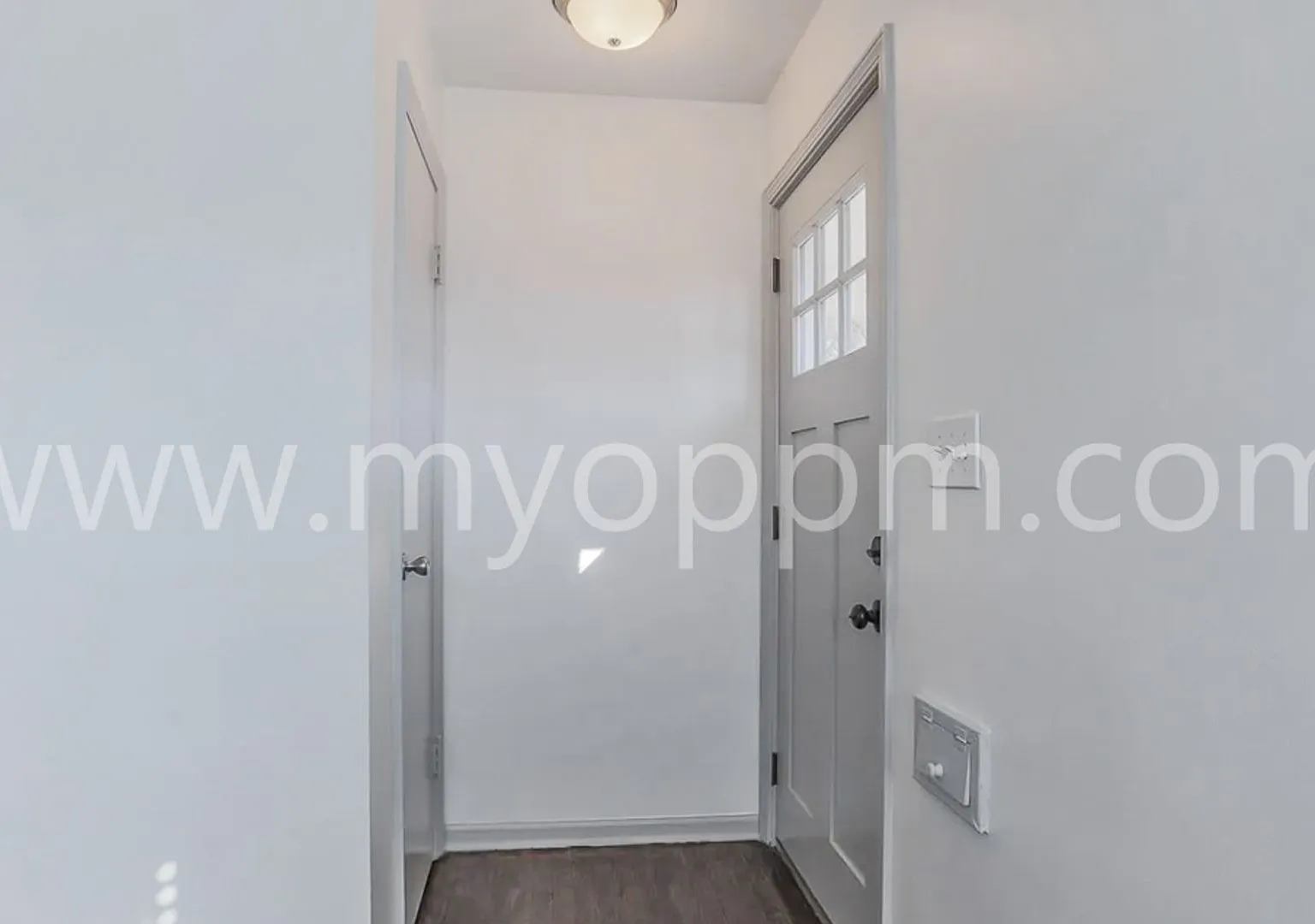 Mikulin 4360 Davenport St — Photo 2