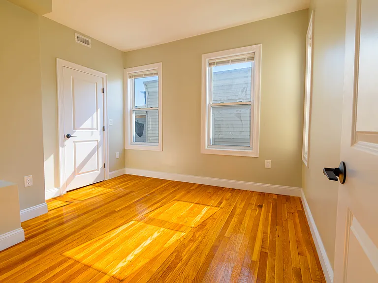 28-30 Chestnut Ave — Photo 12