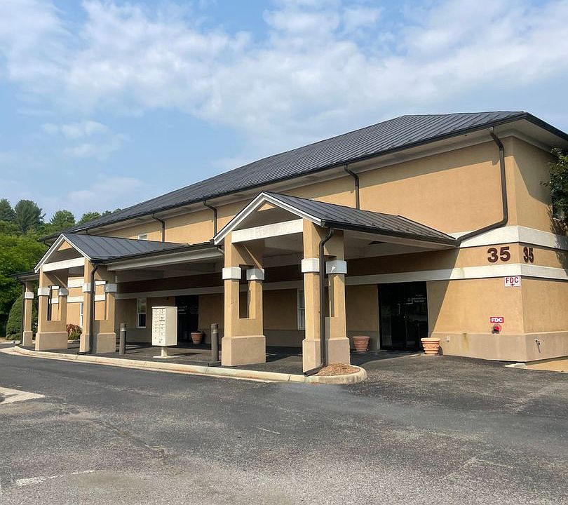 1st image of 650 N Lee Hwy #17