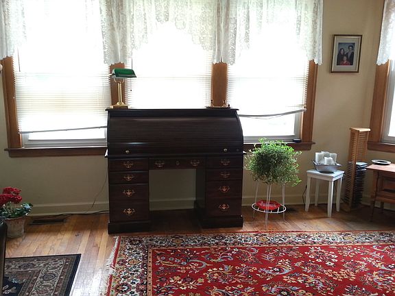 3rd image of 1564 E Forest Ave