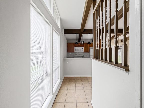 2nd image of 5000 Cottonwood Cir #A