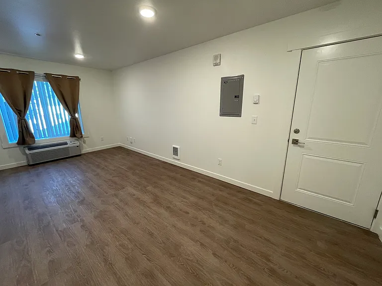 609 N Water St #104 — Photo 7
