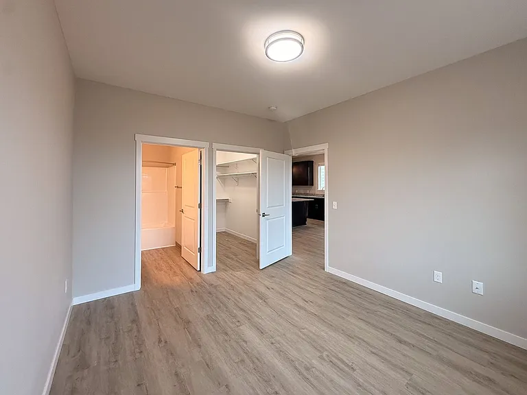 5534-5564 Skyline Rd S — Photo 132
