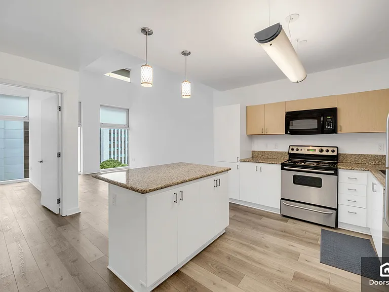 630 W 6th St #615 — Photo 3
