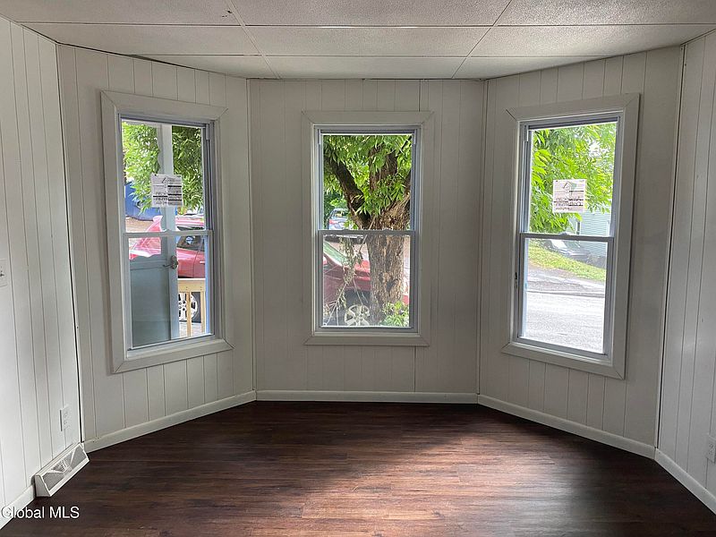 3rd image of 629 Lang Street
