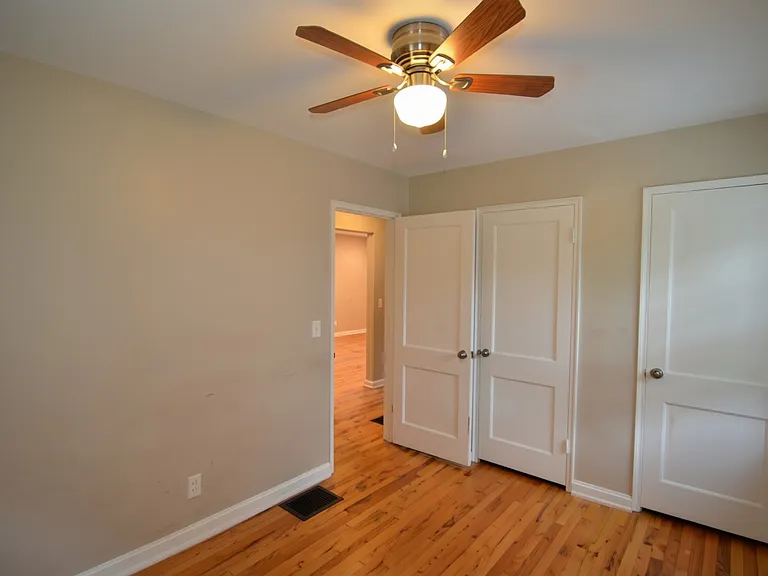 8412 Wicklow Ave — Photo 15