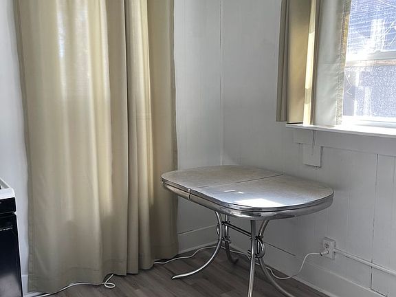 4th image of 2714 2nd Ave S #203-1/2