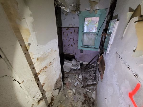 detroit-michigan-88294099 picture