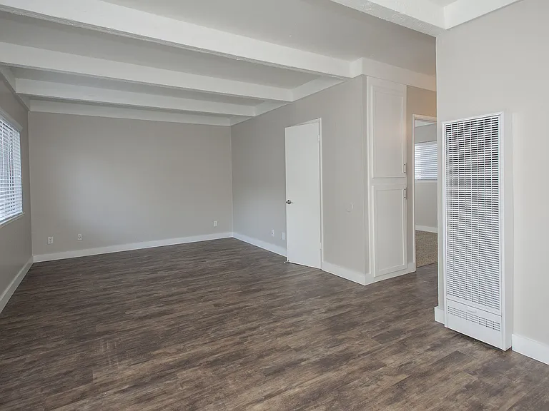 Monterey Townhouse — Photo 18