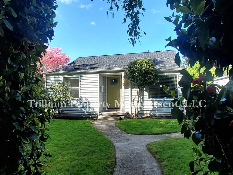 4835 N Willamette Blvd — Photo 1