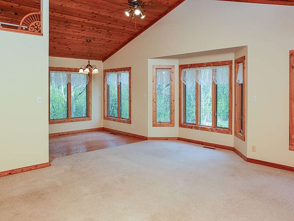 3rd image of 19411 Forest Blvd N