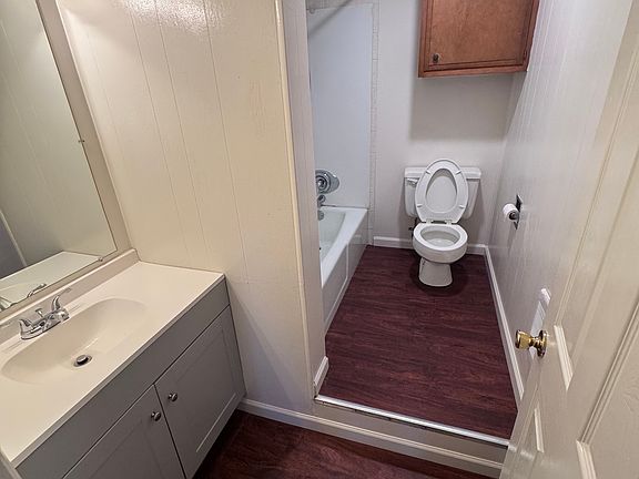 5th image of 1009 Buffalo St #5