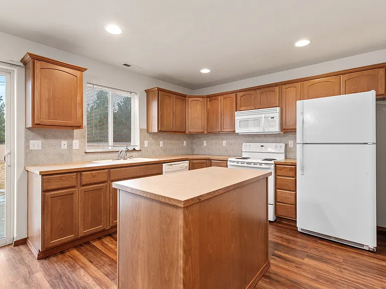 Brookline Townhomes — Photo 24