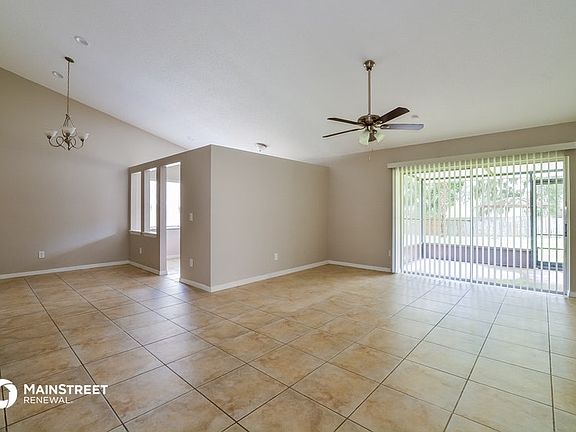 4th image of 330 Blacktail Ct