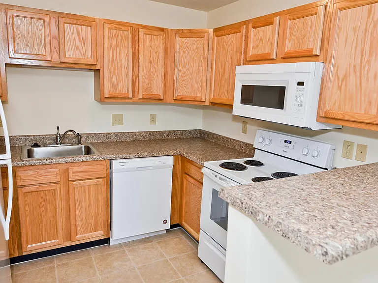 1825 Wichman Ln — Photo 27