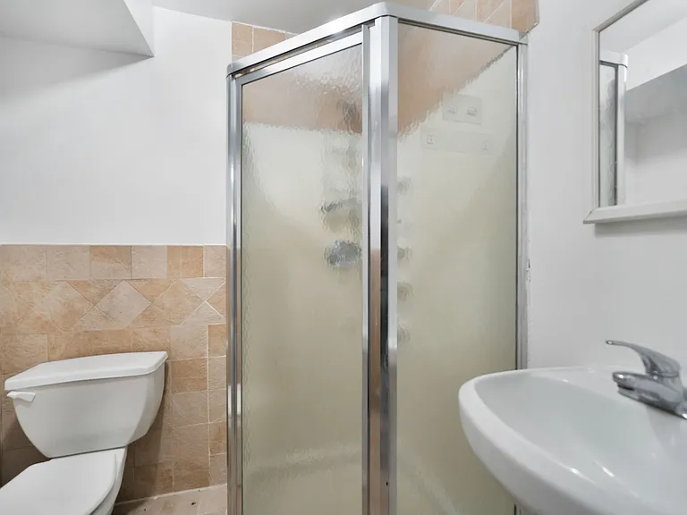 2413 Wilson Ave #B — Photo 4