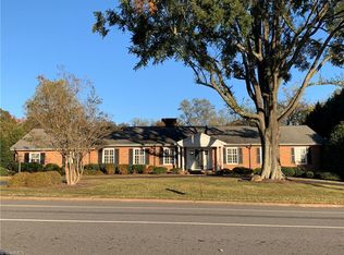 118 Country Club Dr, Eden, NC 27288