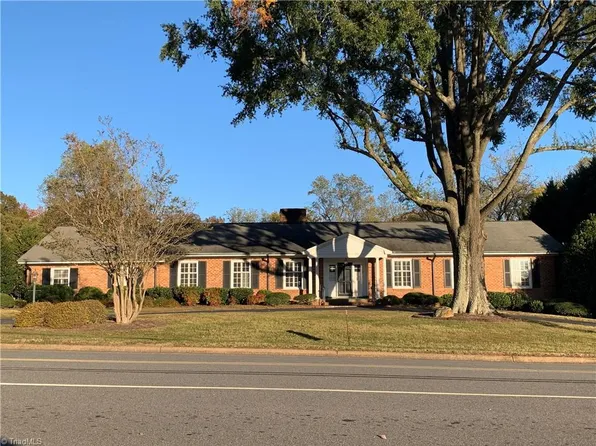 118 Country Club Dr, Eden, NC 27288
