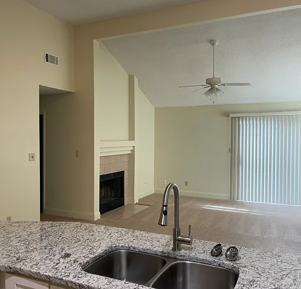 3027 Yorktown Cir — Photo 8