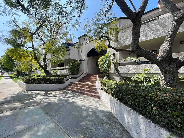 401 E California Blvd #210 — Photo 1