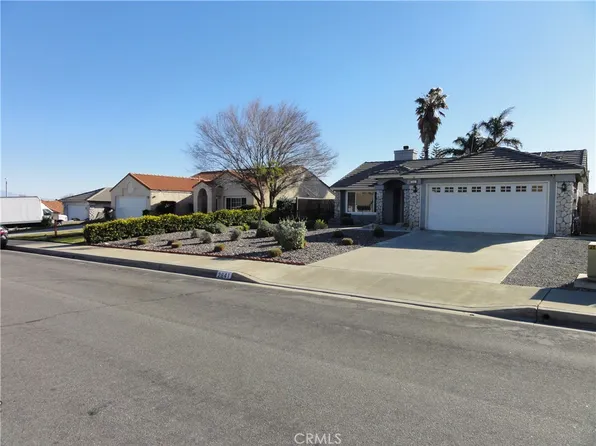 2841 La Morada Dr, Rialto, CA 92377