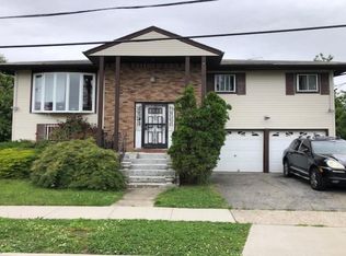 25 Theresa Pl, Hempstead, NY 11550