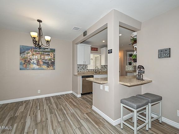 4th image of 2032 E CHEERY LYNN Road