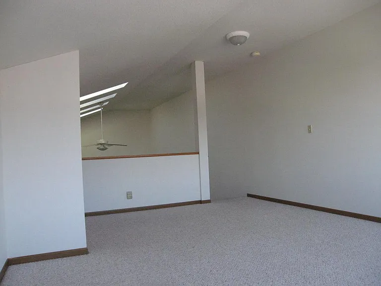 101 16th Ave SW #3 — Photo 7