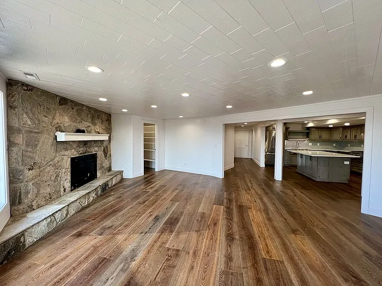 425 Lakeview Way — Photo 8