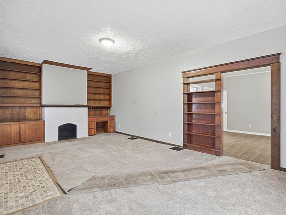 3rd image of 1329 W 3rd St