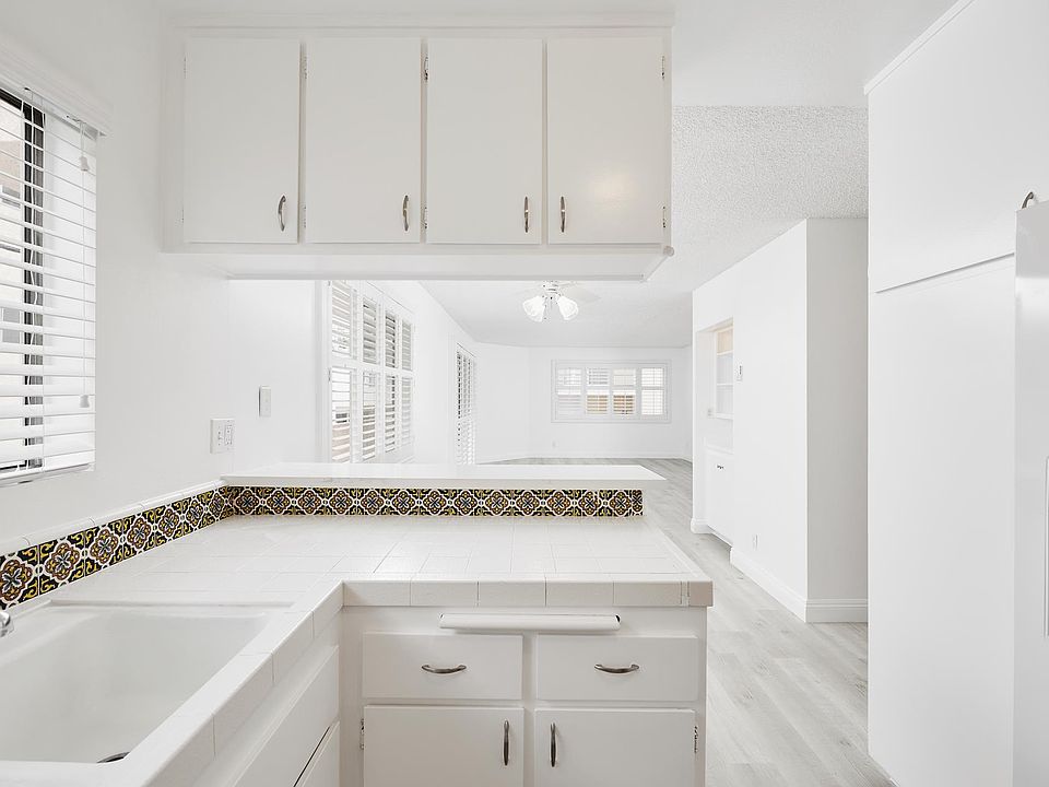 1st image of 1028 7th St APT 104
