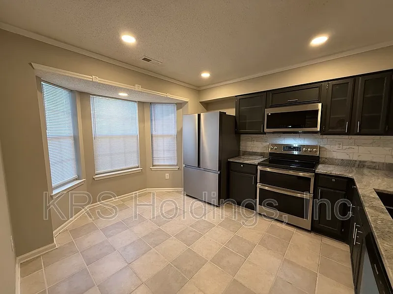 2 bed, 2.5 bath, 1341 sqft, $1,950 — Photo 4