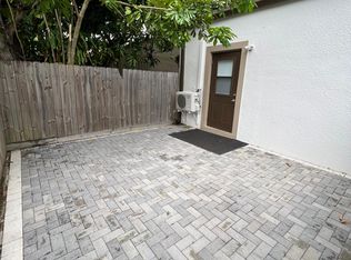 1130 SW 84th Ter, Pembroke Pines, FL 33025